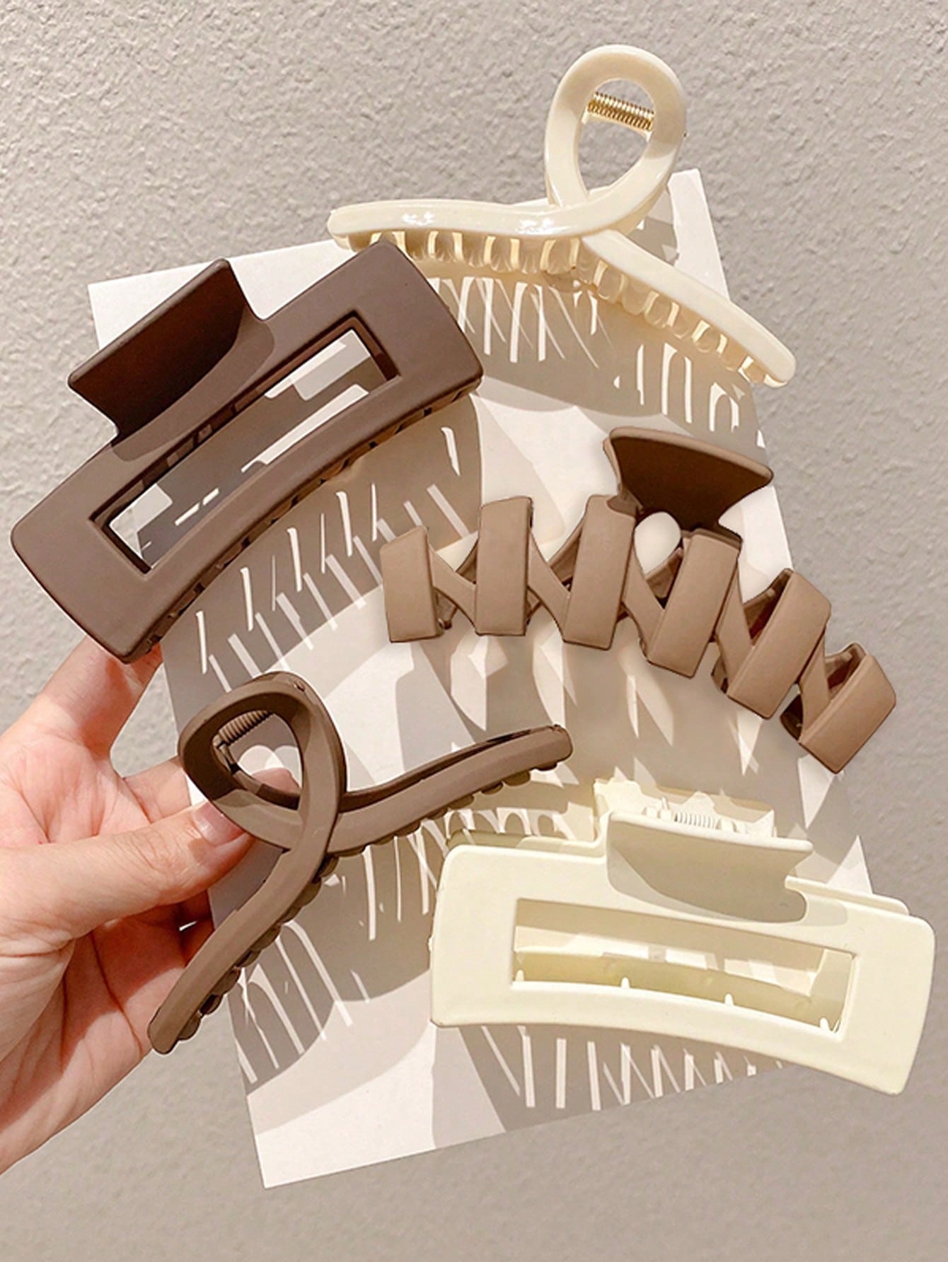 5pcs 11cm/4.33in Oversized Square Plastic Hair Clips, White & Brown - Elegant, Minimalist Design, Suitable For Daily, Casual, Party, Commute, Vacation - Hair Styling, Washing, Makeup, Outfit Accessory