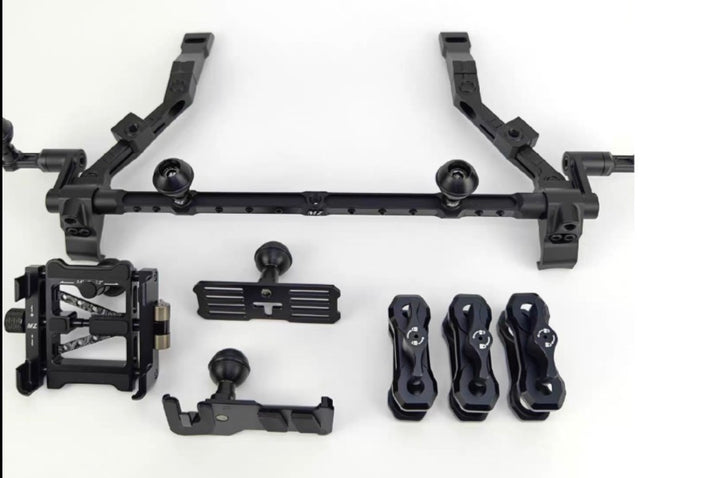 Land Cruiser 70 Dash Device Mount