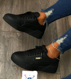Ladies Tekkies