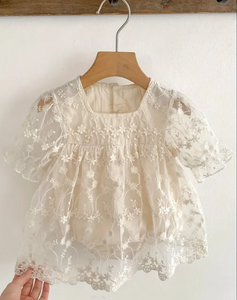 Single-piece children's round-neck embroidered chiffon spliced loose dress with short sleeves, casual and elegant bubble sleeve dress, summer infant girl clothing, as a gift
