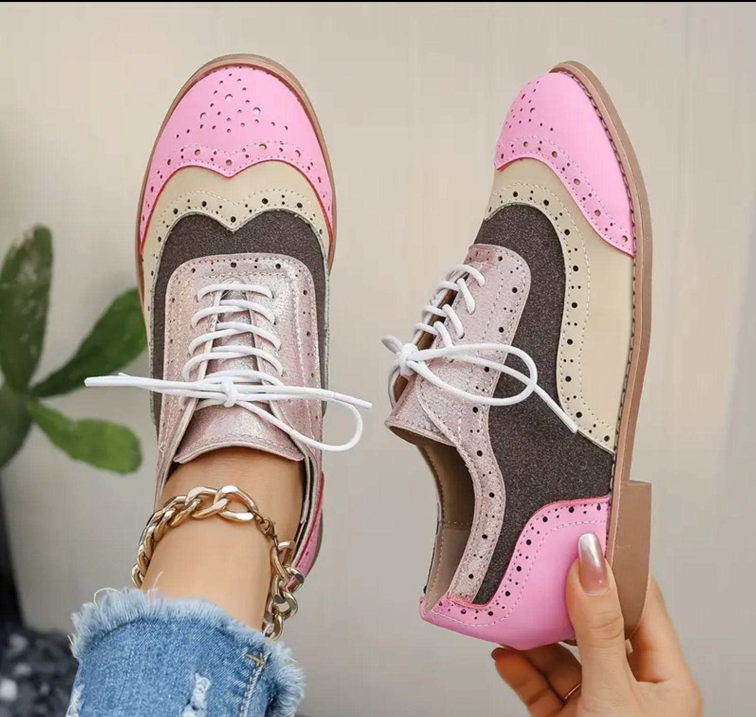 Women's Slip-On Sneakers - Pastel pink &, Low-Top Shoes with Cushioned Rubber Sole for Everyday, Office, Formal Events - All-Season Casual Shoes, Ladies Sneakers, Office Wear, Stylish Slipons, Comfortable Lining, Fashionconscious Women