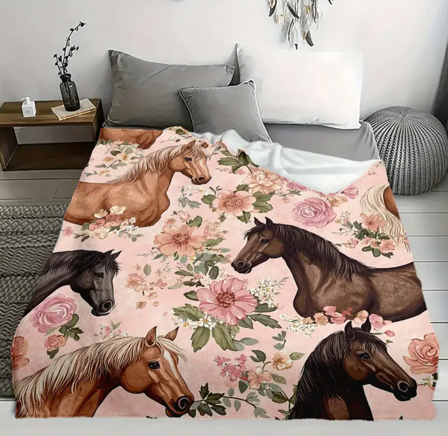 150*200 Comfort Floral Horse Pattern Flannel Blanket - Perfect Gift for Girls, Granddaughters, and Daughters - Suitable for Outdoor, Beach, Camping, Sofa, Pet, Office Use