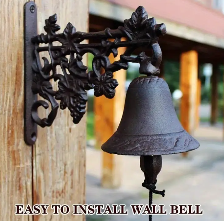 1pc Vintage Cast Iron Wall Hanging Bell - Grape-Shaped Farmhouse Decor with Leaf Motifs, Rustic Doorbell & Dinner Bell for Home Garden Courtyard, No Batteries Needed, Rustic Farmhouse Decor, Classic Metallic Finish