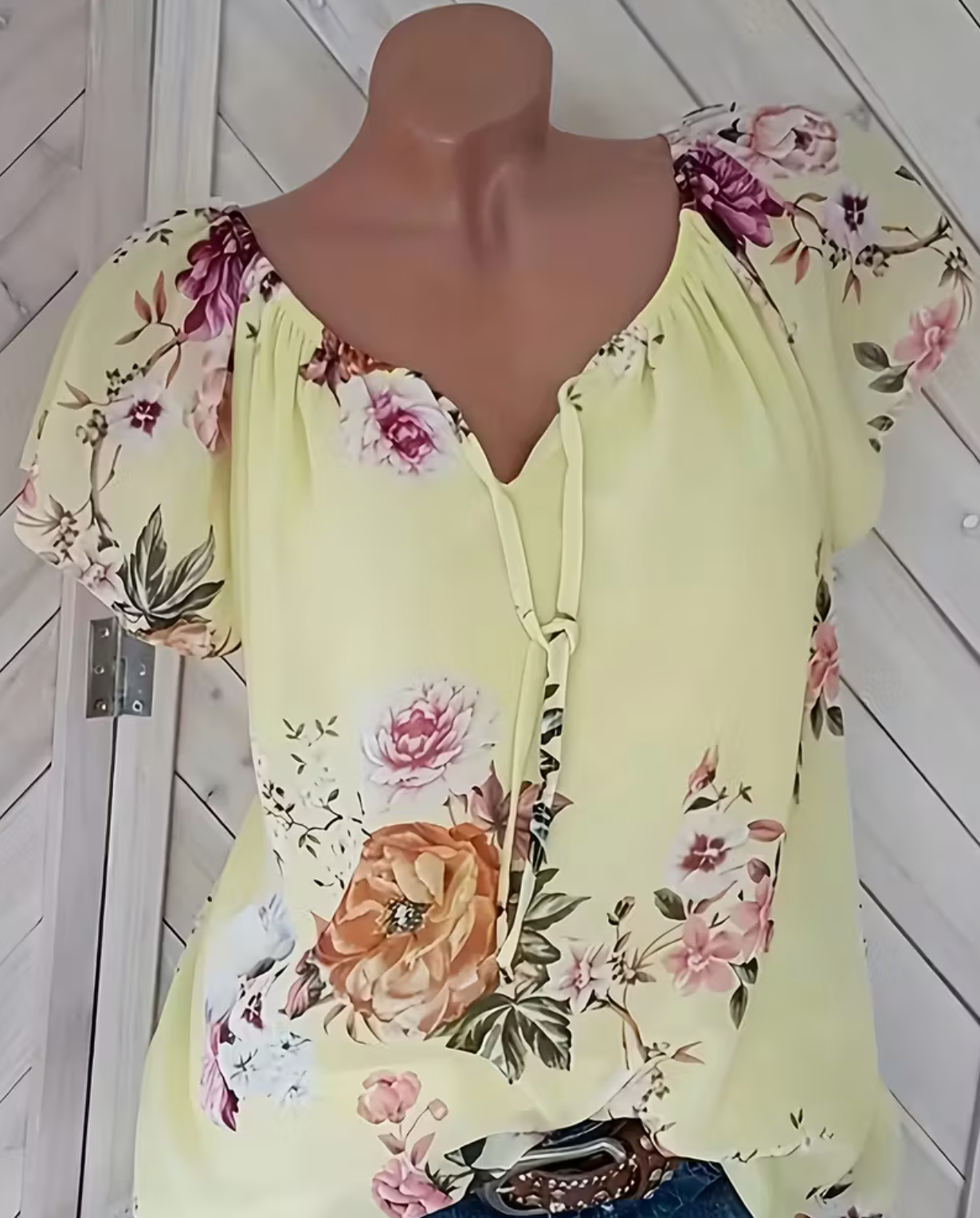 Women'S Floral Print V-Neck Blouse with Tie-Front Detail