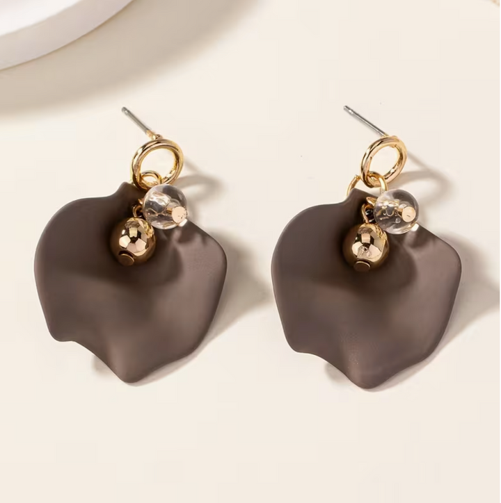 A Pair of Elegant and Sweet Acrylic Floral Earrings for Women, Perfect for Holidays,