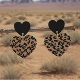 A Pair of Heart-Shaped Leopard Print Earrings for Autumn And Winter, Featuring a Retro Color Scheme That Is Trendy And Versatile, Perfect for Elegant And Fashionable Looks in Europe And America.