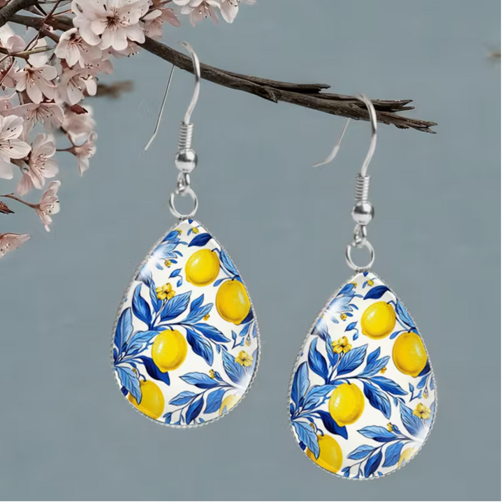 1 Pair of Vintage  and White Lemon and Leaf Print Earrings