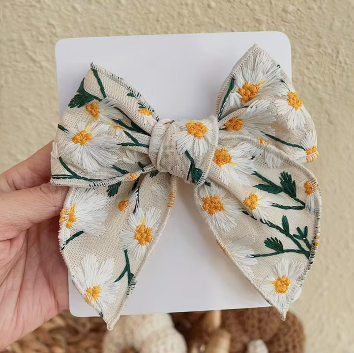 1 Embroidered Daisy Bow Hair Clip