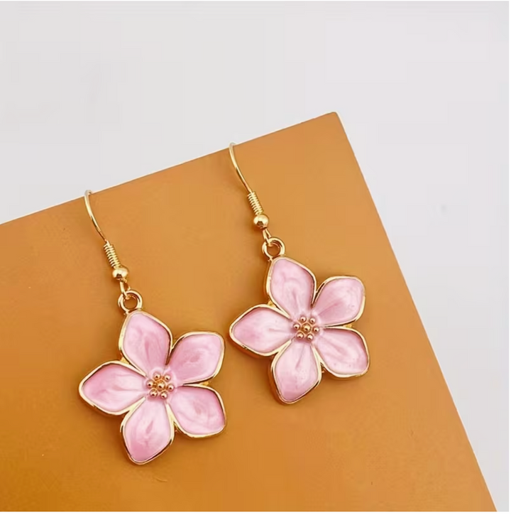 A Pair of Drip-glazed  Petal Earrings, a Jewelry Gift Suitable for Girls, for Teenager